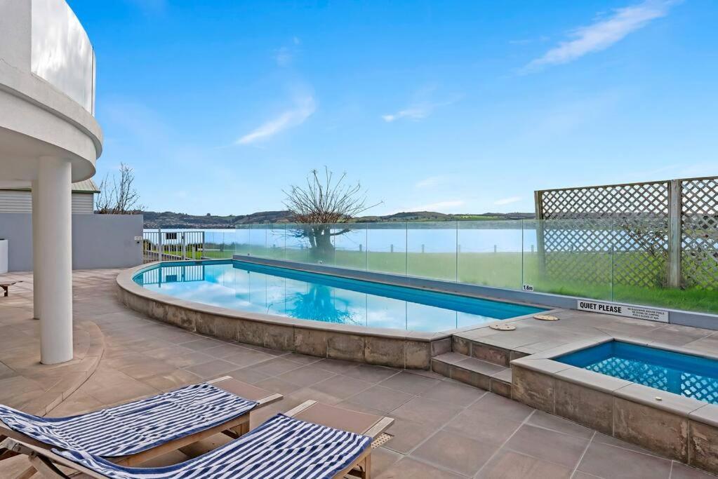 Waimahana - Luxury By The Lake Taupomeer Buitenkant foto